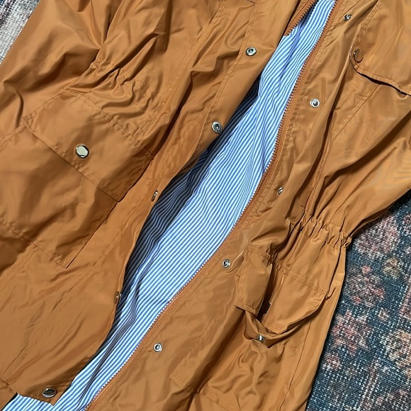 Cinch Waist Water Repellant Jacket - Picture 3 of 5